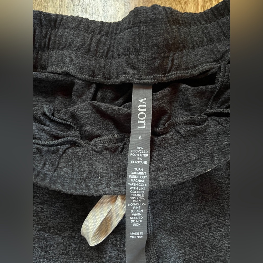 Vuori Women's Performance Joggers - Charcoal Heather Size Small - Picture 3 of 4
